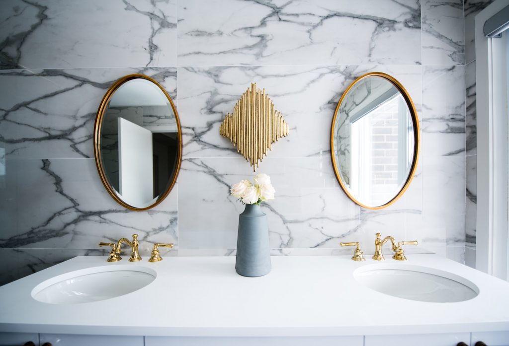 Chique accessoires in huis die duur lijken, maar het niet zijn
