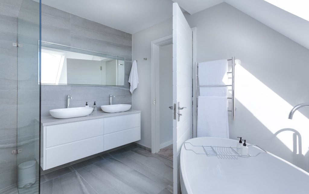 Geef je badkamer een modern en betaalbaar make-over!
