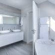 Geef je badkamer een modern en betaalbaar make-over!