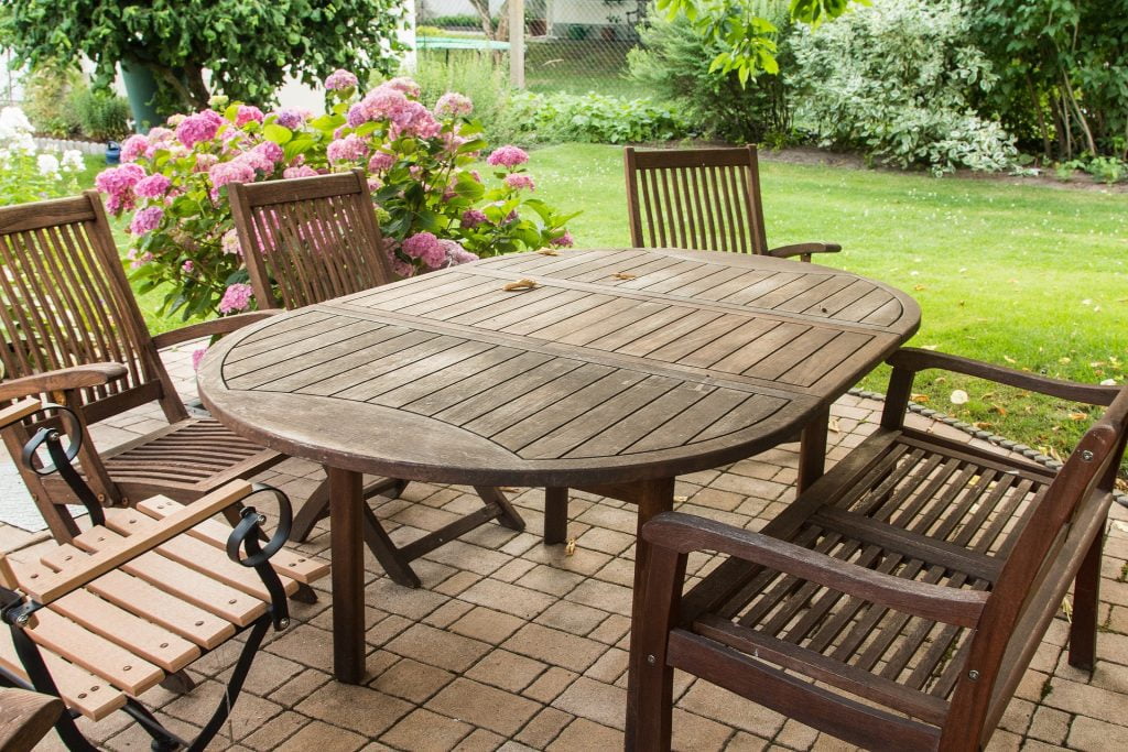 Met deze tips kun je heerlijk in de tuin zitten