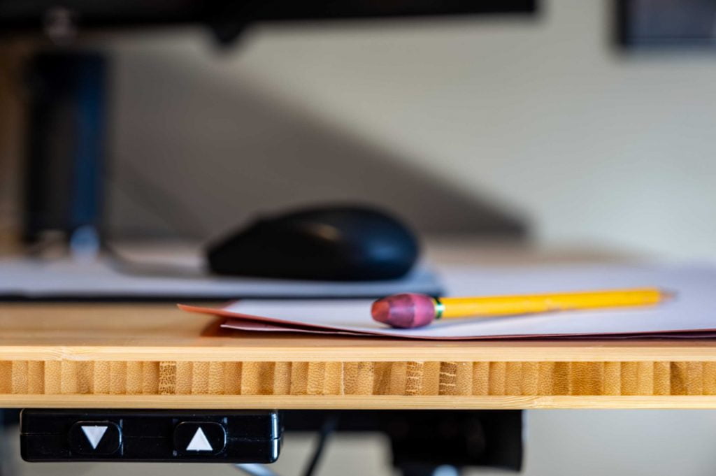 Het hoog laag bureau is de standaard in 2023