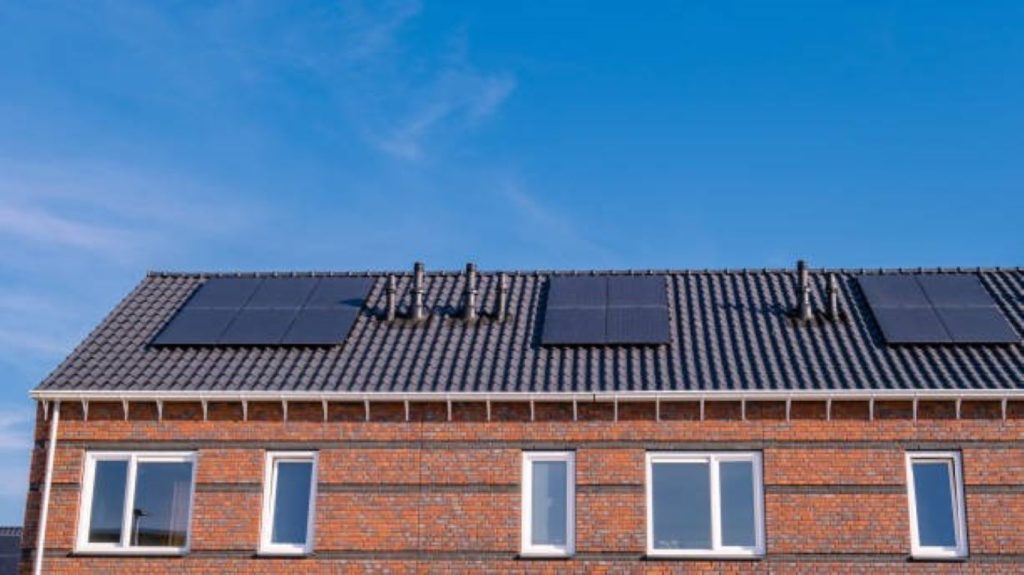 PhaseLux Zonnepanelen: Jouw Sleutel tot Lagere Energiekosten